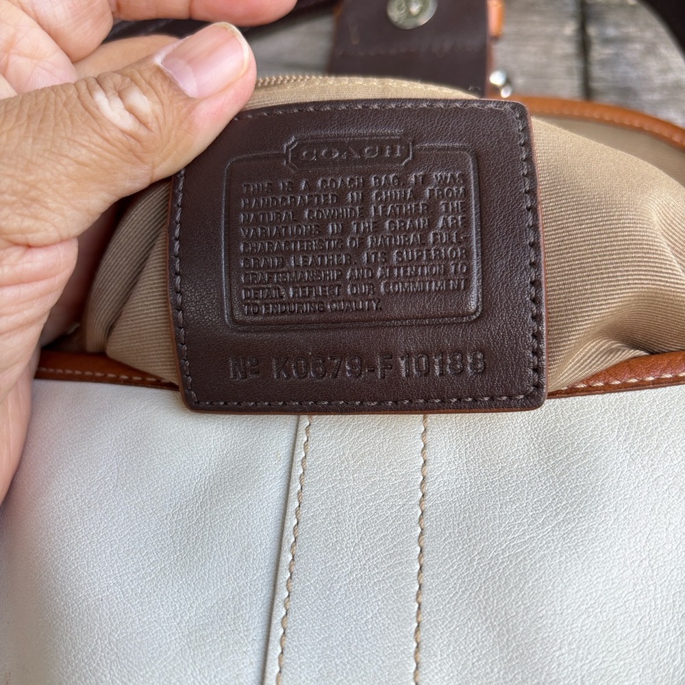 Coach Cream and Tan Shoulder Bag - Picture 2 of 12